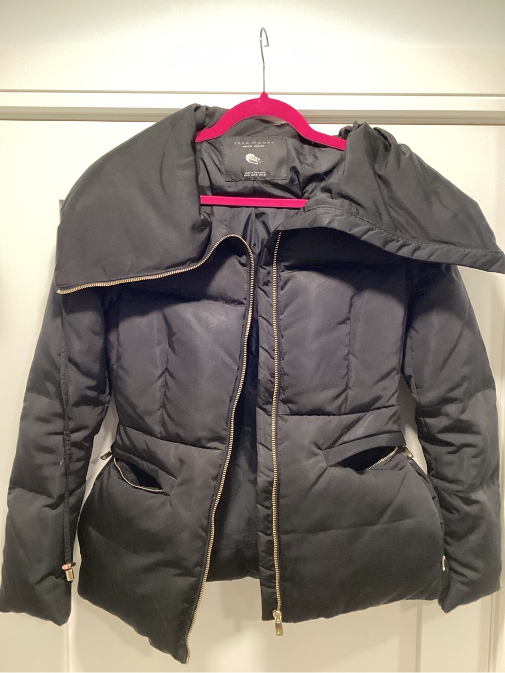 Zara Black Puffer Jacket with Wide Collar